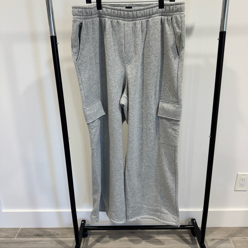 NWT GAP Cargo Sweatpants